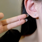Piercing Abridor Micro Punto de Luz con Circonita Cúbica A1155
