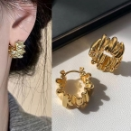 Argollas Doradas Chunky Textura Ondulada A1574
