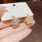 Aros Pasantes Florales Dobles con Cristales Dorados A1580
