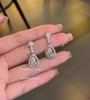 Aros Colgantes Gota de Cristal con Halo Plateados A1637