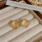 Aros Pasantes Cuadrados Piedra Champaña A1655