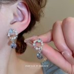 Aros Colgantes Corona de Perlas y Cristal Esférico Azulado A1775