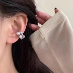 Aros Trepadores Ear Cuff con Perlas y Strass A1917