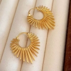 Argollas Doradas Radiantes Diseño Solsticio A2622