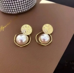 Aros Colgantes Placa Texturada y Aro Orgánico con Perla E4672