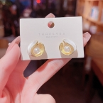 Aros Pasantes Concha Marina con Perla y Esmalte Blanco E4985