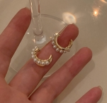 Argollitas Doradas con Hilera de Perlas E5218