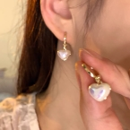Aros Argollitas Doradas Colgantes con Corazón Nacarado E5647