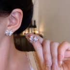 Aros Pasantes Mariposa con Circonitas Navette Plateados E6379
