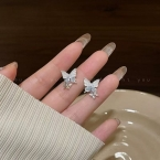Aros Pasantes Mariposa Nacarada con Brillos E6527