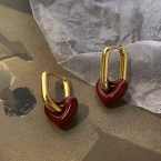 Argollas Rectangulares Doradas con Corazón Esmaltado E6848