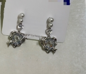 Aros Colgantes Corazón Flechado con Circonias y Perlas E6890
