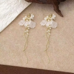 Aros Colgantes Largos Flor Nupcial con Perlas y Caídas Onduladas E6942