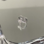 Piercing Ear Cuff a Presión Cruz con Circones E7124