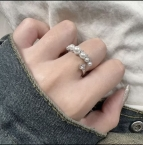 Anillo Abierto Regulable con Perlas Graduadas y Circonia J1069