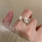 Anillo Abierto Regulable Racimo de Perlas J1081