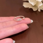 Anillo Abierto Pluma con Circonias Plateado J1141