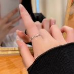 Anillo Sinfín Delicado Calado con Mini Circones J839