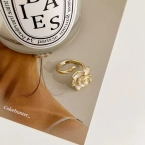 Anillo Regulable Camelia Blanca Esmaltada Dorado J905
