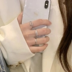 Anillo Doble Banda Cruzada con Microcircones Pavé Plateado J952