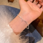 Pulsera Plateada Delicada con Estrellas y Cristal Colgante S693